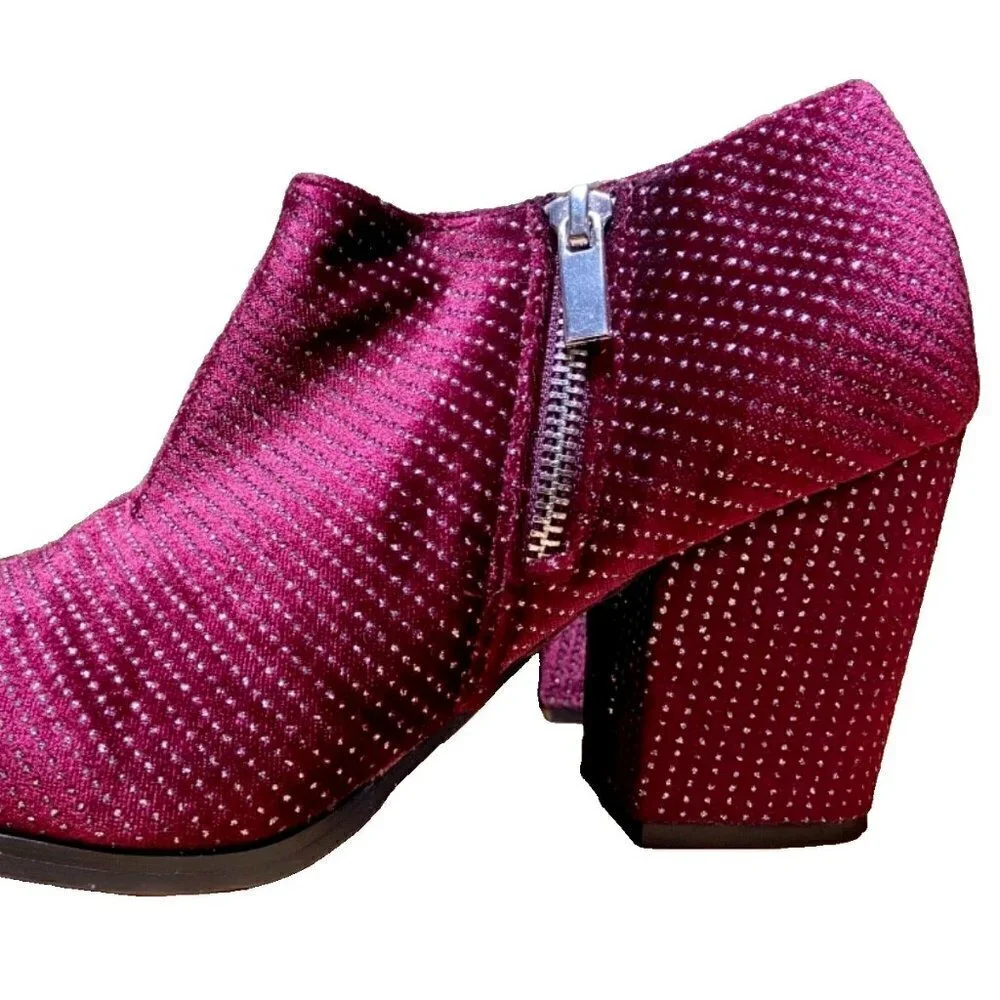 Joan Boyce‎ Women's Red Studded Round Toe Block Heel Zipper Ankle Booties Size 8